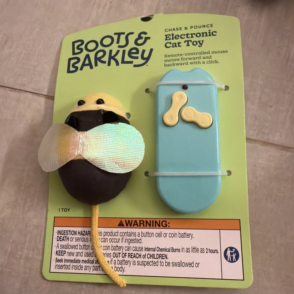 Cat Toy Boots & Barkley Bumble Bee Electronic Remote-Controlled Mouse New